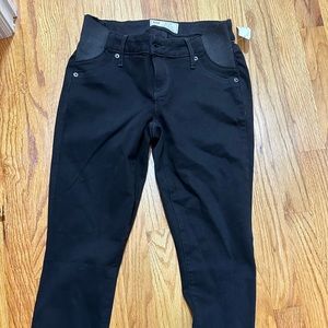 NWT Gap Black Maternity Skinny Jeans